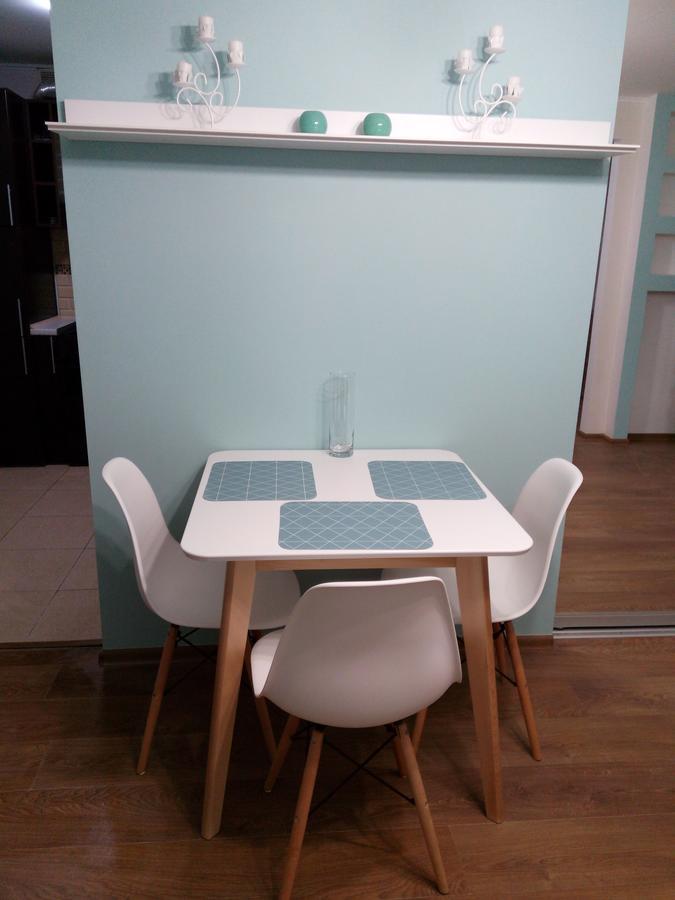 Two-Bedroom Apartment In The Center Khmelʼnytsʼkyy Екстериор снимка