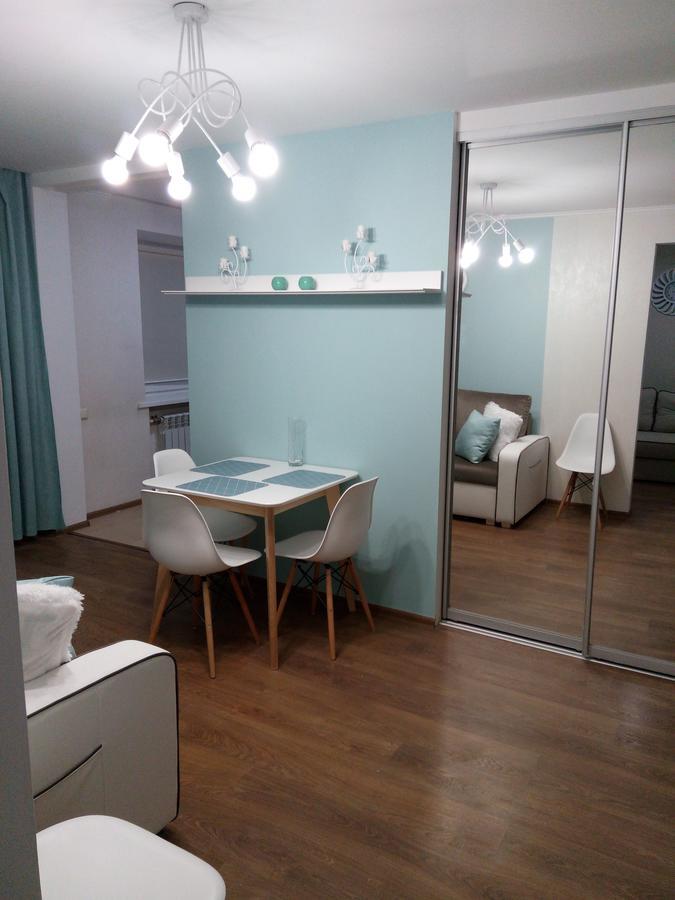 Two-Bedroom Apartment In The Center Khmelʼnytsʼkyy Екстериор снимка