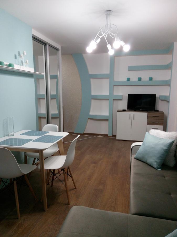 Two-Bedroom Apartment In The Center Khmelʼnytsʼkyy Екстериор снимка